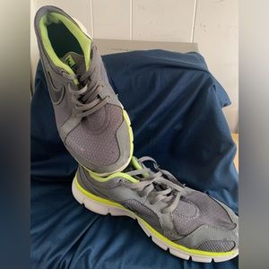 Nike Flex Experience RN 2 Running Men Size 8